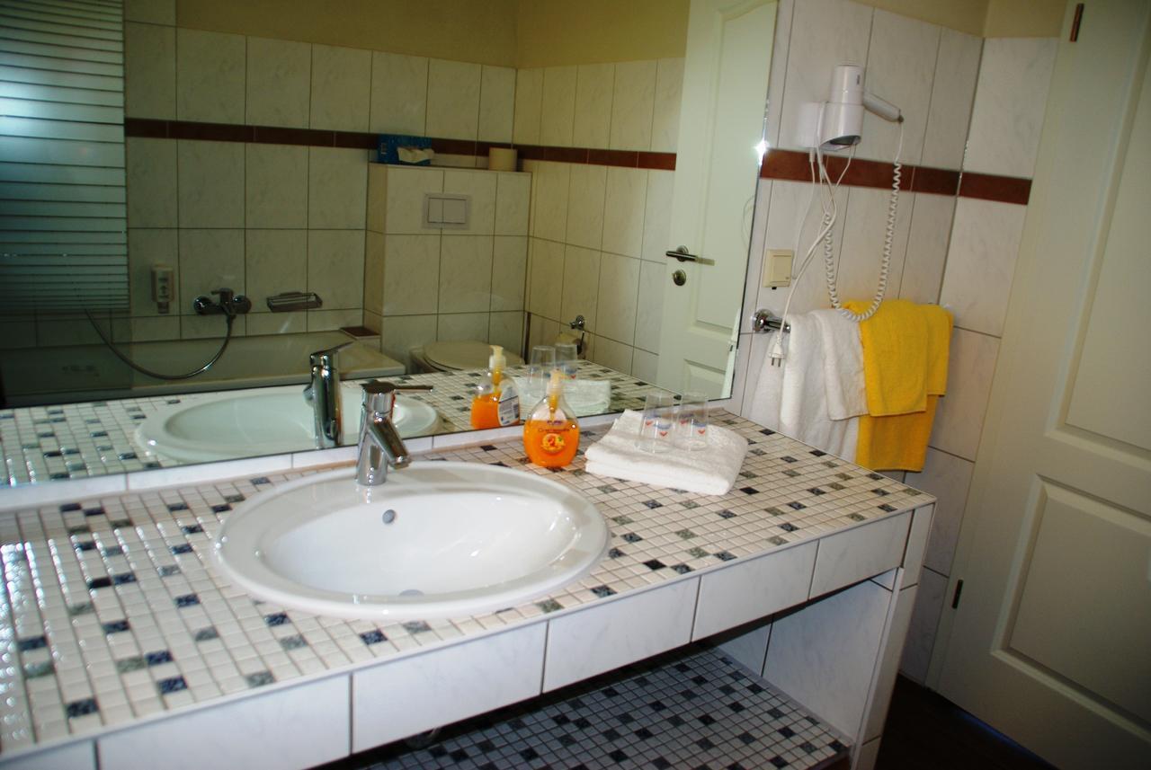 Landhotel Heidekrug Dohma Quarto foto